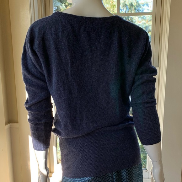 Aritzia Talula - women’s oversized crewneck sweater (Size S) - Picture 3 of 4